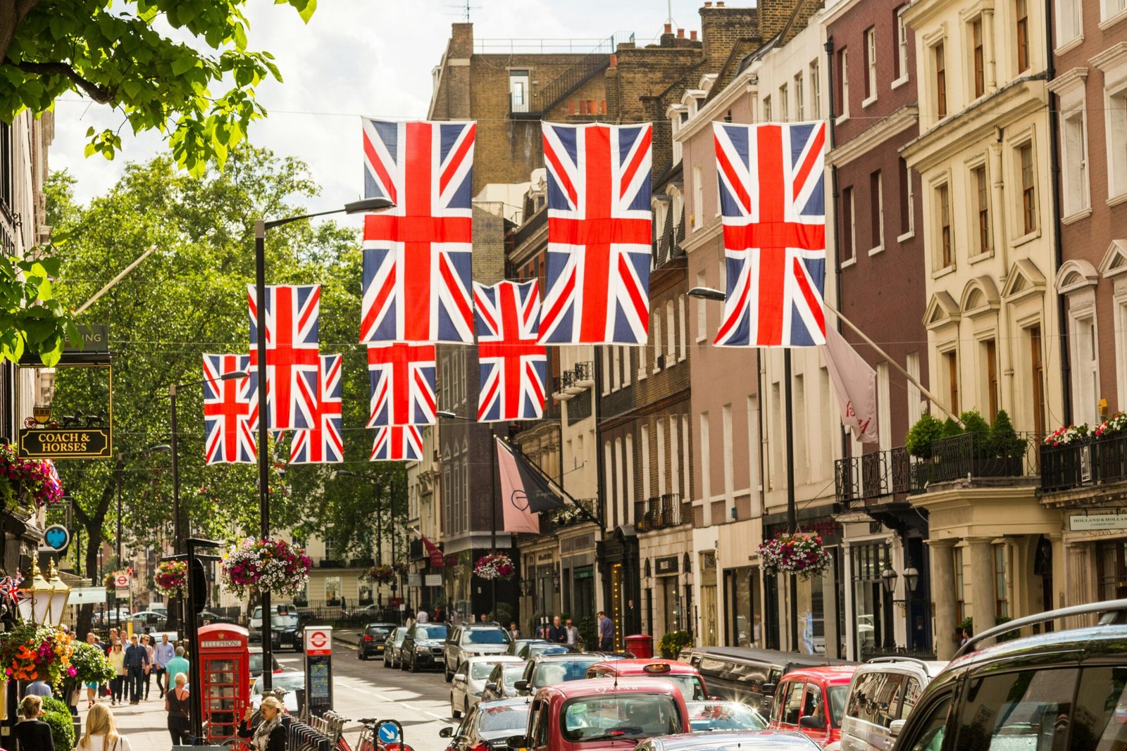 A picture of London, showing the British Citizenship by descent process for Americans moving to the UK